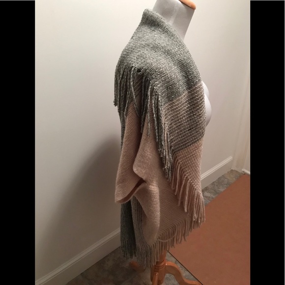 NWOT Do Everything in Love sweater kimono O/S - Picture 4 of 5